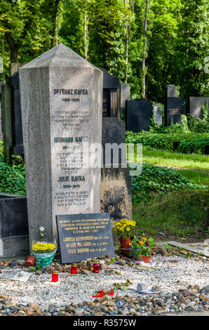 Grab von Franz Kafka, der tschechische Schriftsteller, an der Neue jüdische Friedhof. Stockfoto