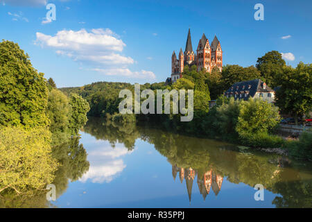 Kathedrale (Dom) und Lahn, Limburg, Hessen, Deutschland Stockfoto