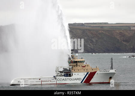 Gazzle cove Storm Wellen. Newquay, Cornwall, England. Stockfoto