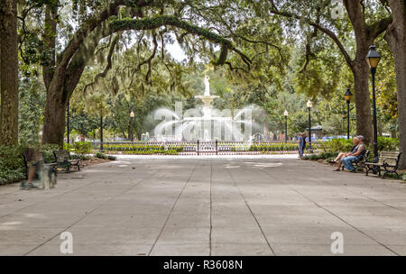 Brunnen an der Forsyth Park in Savannah, GA Stockfoto