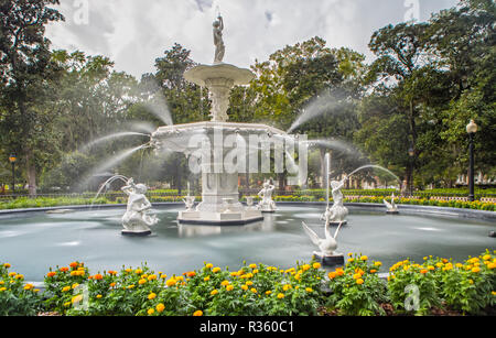 Brunnen an der Forsyth Park in Savannah, GA Stockfoto