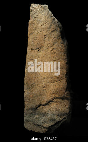 Stele eines Kriegers. 1100-850 v. Chr.. Stein. Späte Bronzezeit. Von Fuente de Cantos (Provinz Badajoz, Extremadura), Spanien. Nationalen Archäologischen Museum. Madrid. Spanien. Stockfoto