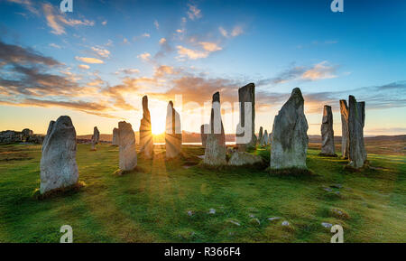 Sonnenuntergang über dem Steinkreis von Callanish auf der Isle of Lewis in Schottland Stockfoto