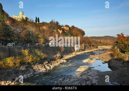 Rioni Fluss in Kutaissi. Imereti Provinz. Georgien Stockfoto