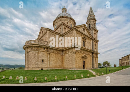 Die Kirche wurde von Antonio da Sangallo der Ältere entworfen und liegt vor den Toren von Montepulciano, Toskana, Italien Stockfoto