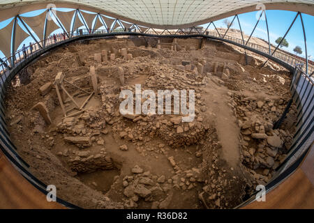 Sanliurfa, Türkei - September 08, 2018: Touristen besuchen Göbeklitepe Tempel in Şanlıurfa, Türkei am September 08, 2018. Stockfoto