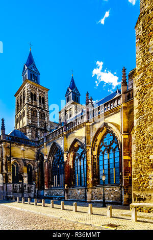 Die Basiliek van Sint Servatius (Basilika des Hl. Servatius) in der historischen römischen Stadt Maastricht in der Provinz Limburg in den Niederlanden Stockfoto