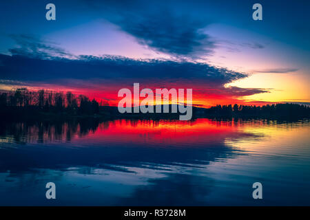 Bunte Herbst Sonnenuntergang Blick von Kuopio, Finnland. Stockfoto