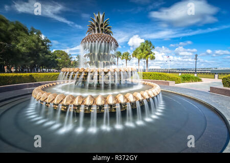 Lange Belichtung des berühmten Ananas Brunnen in Waterfront Park in Charleston, SC Stockfoto