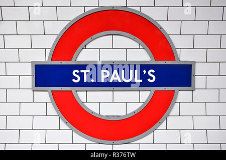 St Pauls U-Bahnstation, London, Vereinigtes Königreich Stockfoto