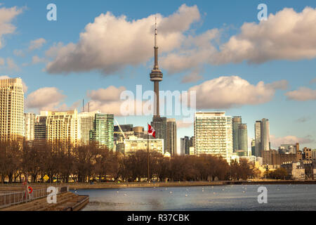 Toronto, Kanada - 20. November 2018: Landschaft, Blick auf die Stadt Toronto mit der legendären CV Turm Stockfoto