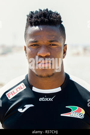 Ostende, Belgien - 28. Juni: Fabrice Ondoa dargestellt, während der Saison 2018-2019 Fotoshooting von Kv Oostende am 28. Juni 2018 in Ostende, Belgien. Foto von Christophe Ketels/Isosport Stockfoto