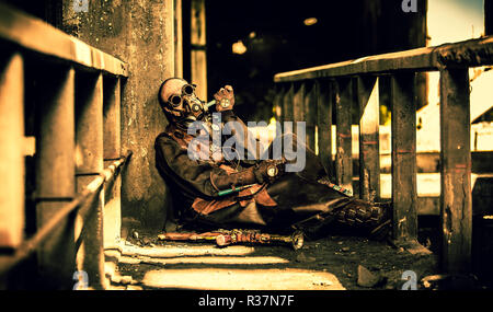 Steampunk Mann steht Guard Stockfoto