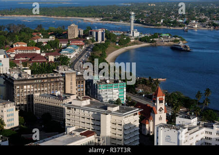 Tansania Daressalaam, Bucht und Hafen, vor evangelischen Azania Front Kathedrale, während der deutschen Kolonialzeit gebaut, Kigamboni Ferry Terminal Stockfoto