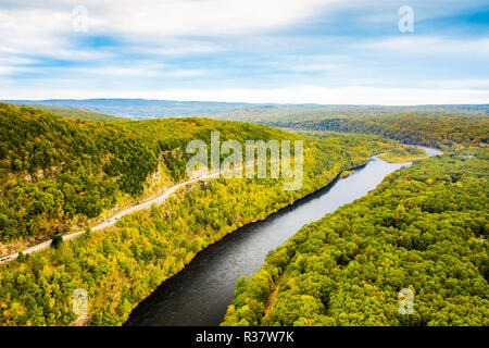 Antenne drone Schuß des Oberen Delaware River Stockfoto