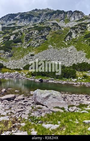 Erstaunliche Landschaft des Oberen Muratovo See, Pirin-gebirge, Bulgarien Stockfoto