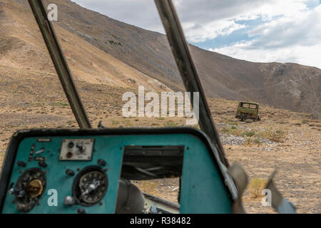 Rost Tank von der sowjetischen Invasion in Afghanistan im Jahr 1979, dem Panschir-tal, Afghanistan Stockfoto