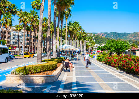 MARMARIS, Türkei - 14. MAI 2018: Strandpromenade in Marmaris Stadt in der Türkei Stockfoto