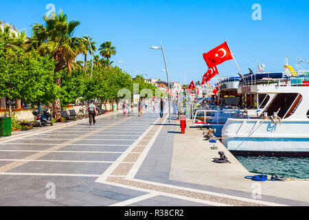 MARMARIS, Türkei - 14. MAI 2018: Strandpromenade in Marmaris Stadt in der Türkei Stockfoto