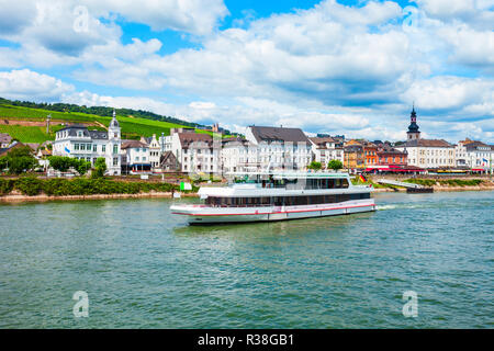 Touristische wasserbecher Boot in der Nähe der Stadt Bingen am Rhein Am Rhein Valley in Deutschland Stockfoto