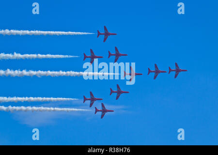 Die roten Pfeile, offiziell als der Royal Air Force Aerobatic Team, bekannt ist, ist das Kunstflug Display Team der Royal Air Force an RAF Scampton. Stockfoto