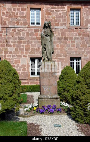 Statue von St. Odile auf dem odilienberg Stockfoto