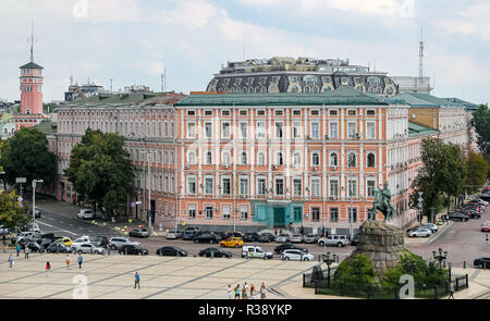 Kiew, Ukraine - Juli 13, 2018: Historische Gebäude in Sophia Square, Kiew Stockfoto