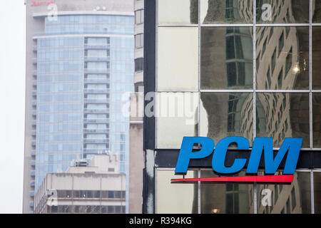 MONTREAL, KANADA - 3. NOVEMBER 2018: PCM-Logo vor ihren Hauptsitz für Kanada. PCM ist ein amerikanisches Unternehmen im Vertrieb von computer spezialisiert ein Stockfoto