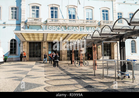 Portugal, Lissabon, Santa Apolonia, Comboios de Portugal, Bahnhof Ankünfte und Abflüge Stockfoto