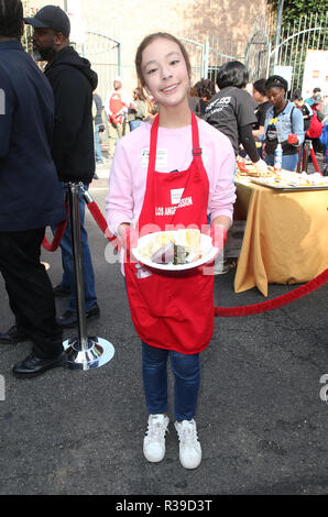 Los Angeles, Ca, USA. 21 Nov, 2018. Aubrey Anderson, an der Los Angeles Mission Hosts Thanksgiving Ereignis für Obdachlose in Los Angeles In Los Angeles, Kalifornien am 21. November 2018. Credit: Faye Sadou/Medien Punch/Alamy leben Nachrichten Stockfoto