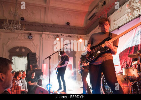 London, UK, 21. November 2018. Wir hatten versprochen, Jetpacks live auf der Bühne im Bush Hall in London. Foto Datum: Mittwoch, 21. November 2018. Foto: Roger Garfield/Alamy leben Nachrichten Stockfoto