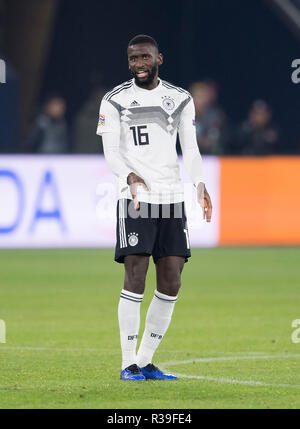 Gelsenkirchen, Deutschland. 19 Nov, 2018. Antonio Rüdiger (Rüdiger, GER) Symbol, Geste Fußball Bundesländer überein, Nationen Liga, Deutschland (GER) - Niederlande (NED) 2:2, 19/11/2018 in Gelsenkirchen. | Verwendung der weltweiten Kredit: dpa/Alamy leben Nachrichten Stockfoto
