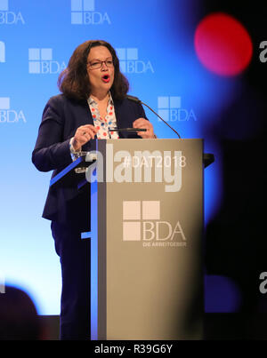 Berlin, Deutschland. 22 Nov, 2018. Andrea Nahles (SPD), Vorsitzende, spricht an der Deutschen Arbeitgeberverbände Tag 2018. Quelle: Wolfgang Kumm/dpa/Alamy leben Nachrichten Stockfoto