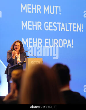 Berlin, Deutschland. 22 Nov, 2018. Andrea Nahles (SPD), Vorsitzende, spricht an der Deutschen Arbeitgeberverbände Tag 2018. Quelle: Wolfgang Kumm/dpa/Alamy leben Nachrichten Stockfoto