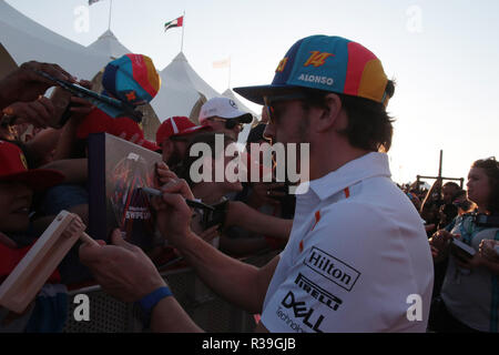 Abu Dhabi, VAE. 22. Nov 2018. Abu Dhabi, VAE Sport Formel 1 Grand Prix von Abu Dhabi 2018 Im Pic: Fernando Alonso (ESP) McLaren MCL 32 Credit: LaPresse/Alamy leben Nachrichten Stockfoto