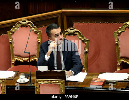 Foto Fabio Cimaglia/LaPresse 22-11-2018 Roma Politica Senato. Die Fragestunde Nella foto Luigi Di Maio Foto Fabio Cimaglia/LaPresse 22-11-2018 Roma (Italien) Politik Senat. Frage mal In der Pic Luigi Di Maio Stockfoto