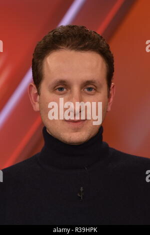 21. November 2018, Nordrhein-Westfalen, Köln: Maximilian Warshitsky, sein Vater war ein Opfer der Berliner Ku'damm Racer auf die ARD-Talkshow "aischberger'. Foto: Horst Galuschka/dpa Stockfoto