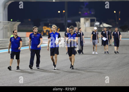 Abu Dhabi, VAE. 22. Nov 2018. 22. November 2018, Yas Marina, Abu Dhabi, Vereinigte Arabische Emirate, Etihad Airways Formel 1-Grand Prix von Abu Dhabi, Treiber Ankünfte und Pressekonferenz, Scuderia Toro Rosso, Brendon Hartley Credit: Aktion Plus Sport Bilder/Alamy leben Nachrichten Stockfoto