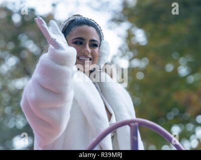 New York, NY - 22. November 2018: Ally Brooke Fahrten Schwimmer bei der 92. jährliche Thanksgiving Day Parade von Macy's anzusehen in den Straßen von Manhattan im kalten Wetter Credit: Lev radin/Alamy leben Nachrichten Stockfoto