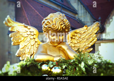 Gold Engel auf dem Weihnachtsmarkt Stuttgart Stockfoto