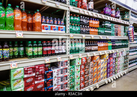 Miami Florida, Winn-Dixie, Lebensmittelgeschäft Supermarkt Lebensmittel, innen, Display-Verkauf, kohlensäurehaltige Limonadenflaschen, Pepsi Crush Mtn Mountain Dew Dr PE Stockfoto