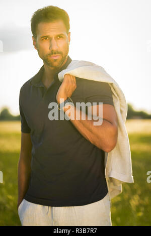 Mann in Freizeitkleidung, Deutschland Stockfoto