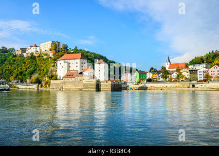 Burg Veste Oberhaus und Niederhaus und Ilzstadt, Donau, Passau, Niederbayern, Bayern Stockfoto