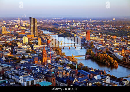 Blick auf die Stadt, Blick vom Maintower auf die neue Europäische Zentralbank und die Hauptinsel, Frankfurt am Main, Hessen, Deutschland Stockfoto
