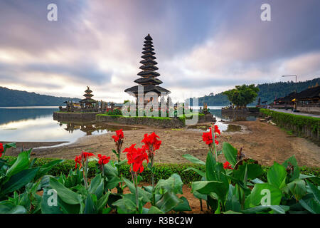 Tempel Pura Ulun Danu Bratan in Kuta Bali, Indonesien. Stockfoto