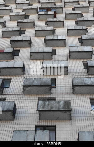 Balkon auf der Wand Gebäude abstrakte Stadt Hintergrund Stockfoto