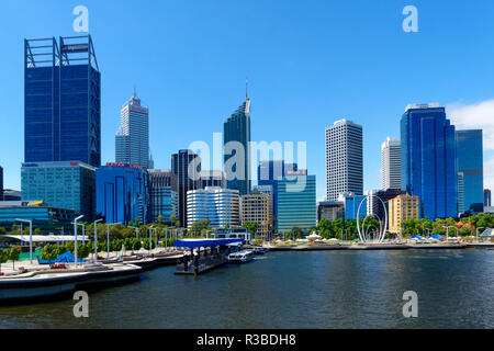 Hohe Gebäude und Elizabeth Street, Perth, Western Australia Stockfoto