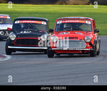 Lee Roberts, Tom Sanderson, Mini Se7ens, Mini Se7en und Mini Miglia O Platte Trophäe, BARC, Brands Hatch, November 2018, Rundstrecke, klassische Autos, c Stockfoto