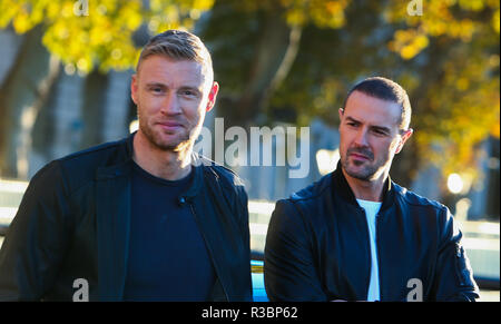 Die BBC bekannt Andrew "Freddie" Flintoff, Paddy McGuiness und Chris Harris als neue Vorlage Mannschaft für die kommende Serie von Top Gear. Mit: Andrew "Freddie" Flintoff, Paddy McGuiness Wo: London, Vereinigtes Königreich, wenn: 22 Okt 2018 Quelle: John rainford/WANN Stockfoto