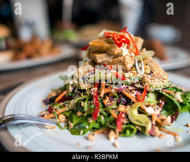 Gesunde vegetarische Küche im Landhausstil Stockfoto